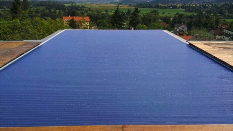 podhladinová inštalácia v stene bazéna